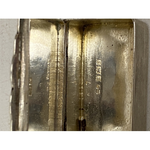18 - A HALLMARKED BIRMINGHAM SILVER PILL BOX, WEIGHT 23.73g
