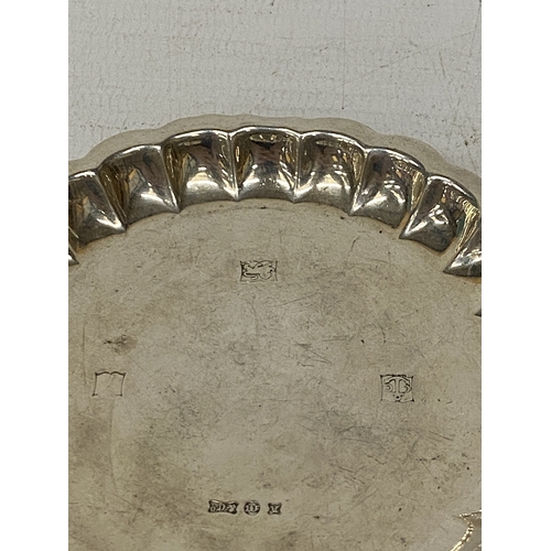 19 - A HALLMARKED BIRMINGHAM SILVER ROUND COASTER, WEIGHT 35.8g