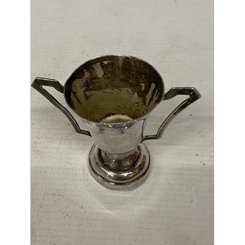 20 - A SILVER TROPHY, WEIGHT 26.94g