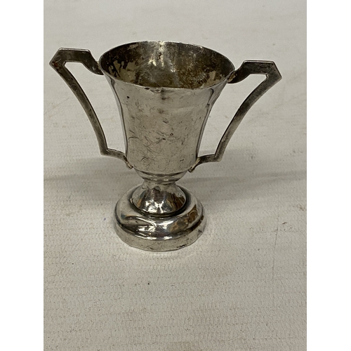 20 - A SILVER TROPHY, WEIGHT 26.94g