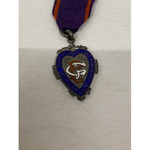 21 - A HALLMARKED BIRMINGHAM SILVER ODDFELLOWS MEDAL