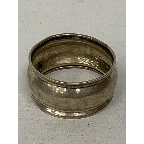 49 - A SILVER NAPKIN RING, WEIGHT 11.64g