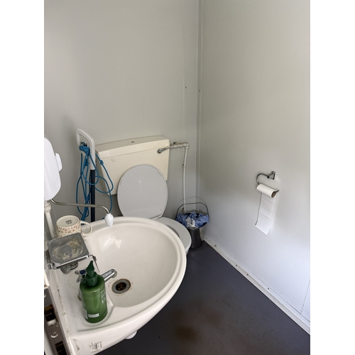 100 - A PORTABLE 20FT x 8FT OFFICE UNIT WITH TOILET FACILITIES TO ONE END AND WITH SOME OF THE OFFICE FURN... 