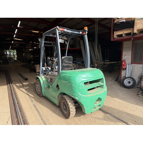 104 - A 2024 STRICKWORTH 3 METRE AND 3 TONNE FORKLIFT TRUCK WITH 48 HOURS ON THE CLOCK AT TIME OF CATALOGU... 