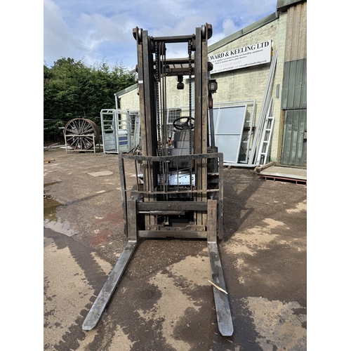 105 - A 2018 UTILEV UT25P FORKLIFT WITH 3.6M LIFT HEIGHT AND 2.4T LIFT CAPACITY, APPROX 4200HRS ON THE CLO... 