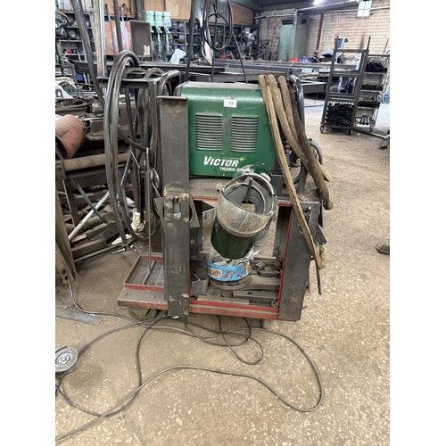 108 - A VICTOR THERMAL DYNAMICS 3 PHASE PLASMA CUTTER ON TROLLEY BASE GOOD WORKING ORDER WHILST ALL DESCRI... 