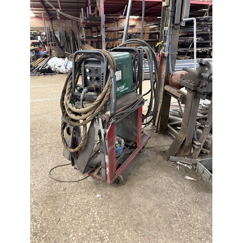 108 - A VICTOR THERMAL DYNAMICS 3 PHASE PLASMA CUTTER ON TROLLEY BASE GOOD WORKING ORDER WHILST ALL DESCRI... 