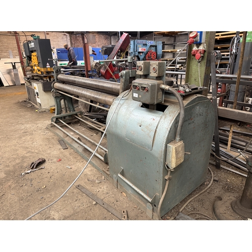 122 - A LARGE HEAVY DUTY 6FT 3 PHASE TRIPLE ROLLER METAL ROLLING MACHINE GOOD WORKING ORDER WHILST ALL DES... 