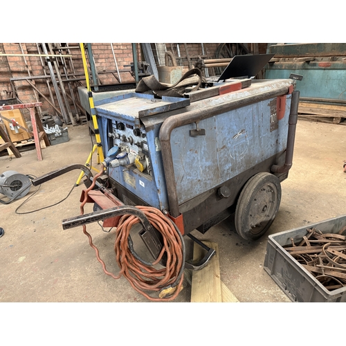 127 - A GENSET MOBILE 7KVA SINGLE PHASE DIESEL GENERATOR, BELIEVED WORKING BUT WITH ALL LOTS NO WARRANTY I... 