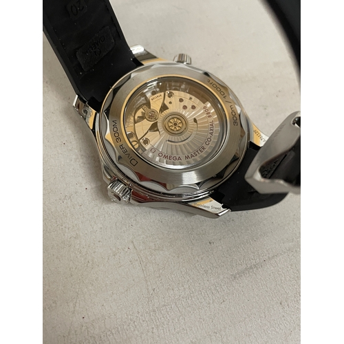 301 - A GENTLEMAN'S OMEGA SEAMASTER PROFESSIONAL 300M WRISTWATCH WITH WOODEN DISPLAY BOX, DOCUMENTS, CARDS... 