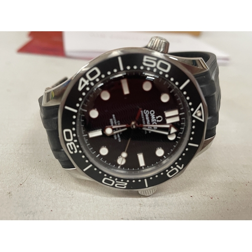 301 - A GENTLEMAN'S OMEGA SEAMASTER PROFESSIONAL 300M WRISTWATCH WITH WOODEN DISPLAY BOX, DOCUMENTS, CARDS... 