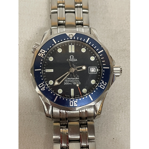 303 - A GENTLEMAN'S OMEGA SEAMASTER PROFESSIONAL 300M WRISTWATCH WORKING AT TIME OF CATALOGING. FROM A DEC... 
