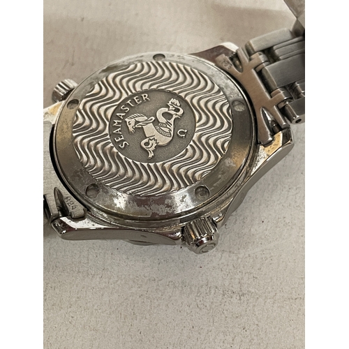 303 - A GENTLEMAN'S OMEGA SEAMASTER PROFESSIONAL 300M WRISTWATCH WORKING AT TIME OF CATALOGING. FROM A DEC... 