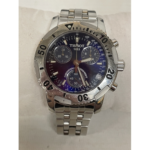 304 - A GENTLEMAN'S TISSOT 1853 200M CHRONOGRAPH WRISTWATCH WITH RED DISPLAY BOX. WORKING AT TIME OF CATAL... 