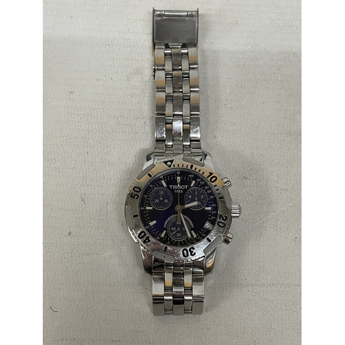 304 - A GENTLEMAN'S TISSOT 1853 200M CHRONOGRAPH WRISTWATCH WITH RED DISPLAY BOX. WORKING AT TIME OF CATAL... 