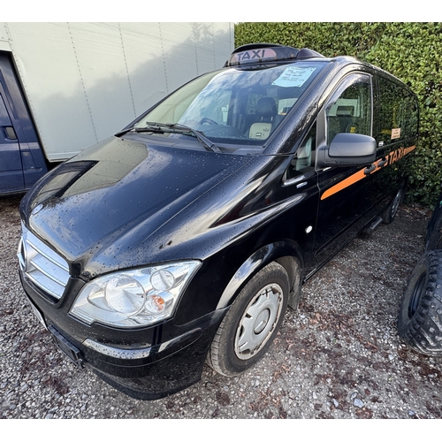 182 - A BLACK MERCEDES VITO 113 BLUE TAXI DIESEL AUTOMATIC LB12GZD FIRST REG 28/06/12 MOT 02/09/27 APPROX ... 