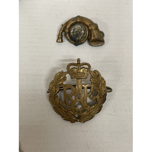 68 - A COLLECTION OF ARMY BADGES