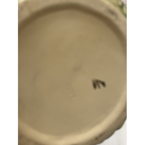 118 - A MAJOLICA STYLE JUG WITH RABBITS DECORATION, HEIGHT 15CM