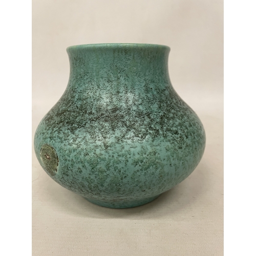 135 - A PILKINGTONS ROYAL LANCASTRIAN (E T RADFORD) MOTTLED GREEN VASE, HEIGHT 15CM