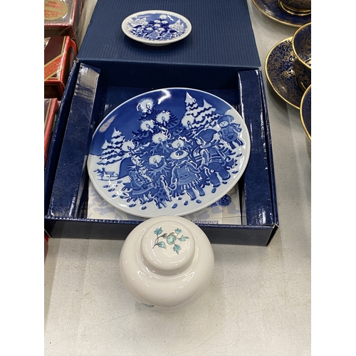 198 - A LARGE AND SMALL FIRST DAY OF ISSUE, MARCH 1ST 1998, ROYAL COPENHAGEN CHRISTMAS PLATES, A BOXED AYN... 