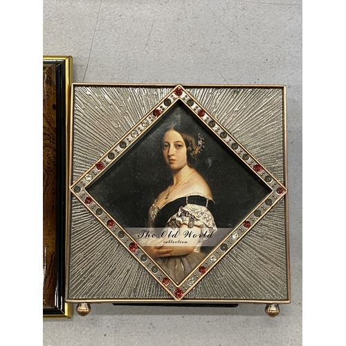 218 - TWO SMALL DECORATIVE FRAMES