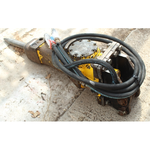 111 - AN ATCO COPCO SB102 MINI DIGGER BREAKER TO SUIT 1.5 TON MACHINE NO VAT