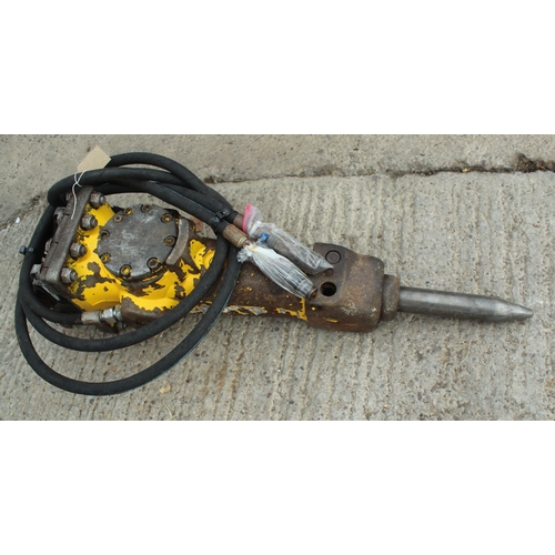 111 - AN ATCO COPCO SB102 MINI DIGGER BREAKER TO SUIT 1.5 TON MACHINE NO VAT