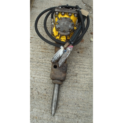 111 - AN ATCO COPCO SB102 MINI DIGGER BREAKER TO SUIT 1.5 TON MACHINE NO VAT
