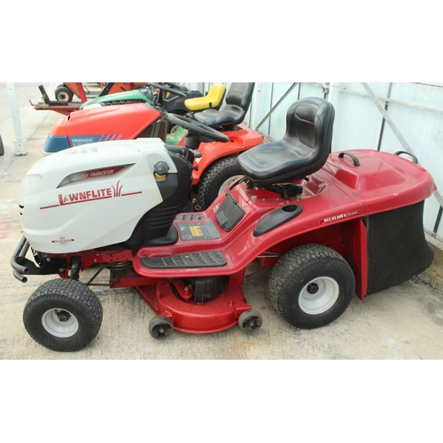 110 - A LAWNFLITE GLX92 RIDE ON MOWER, STARTS FIRST TIME IN WORKING ORDER KEY IN THE PAY OFFICE  NO VAT