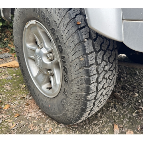 180 - A SILVER LAND ROVER DEFENDER 90 COUNTY TD5 4 X 4  DC05FJN FIRST REG 11/08/05 DIESEL MANUAL ONE OWNER... 