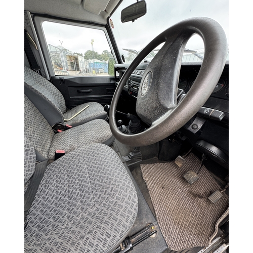180 - A SILVER LAND ROVER DEFENDER 90 COUNTY TD5 4 X 4  DC05FJN FIRST REG 11/08/05 DIESEL MANUAL ONE OWNER... 