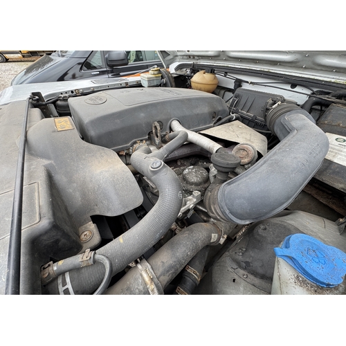 180 - A SILVER LAND ROVER DEFENDER 90 COUNTY TD5 4 X 4  DC05FJN FIRST REG 11/08/05 DIESEL MANUAL ONE OWNER... 