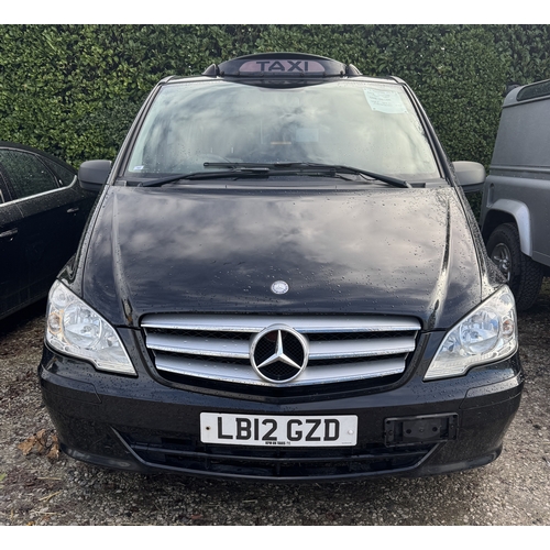 182 - A BLACK MERCEDES VITO 113 BLUE TAXI DIESEL AUTOMATIC LB12GZD FIRST REG 28/06/12 MOT 02/09/27 APPROX ... 