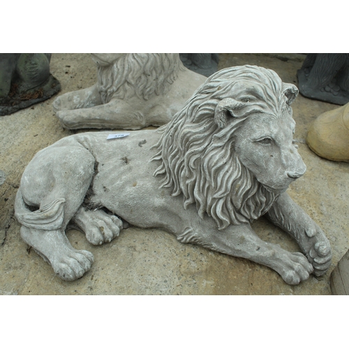 379 - 2 RECUMBENT LIONS  NO VAT