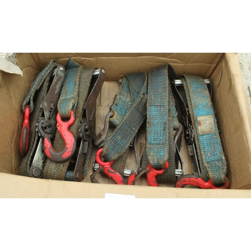 389 - A BOX OF RATCHET STRAPS WITH RED HOOKS  NO VAT