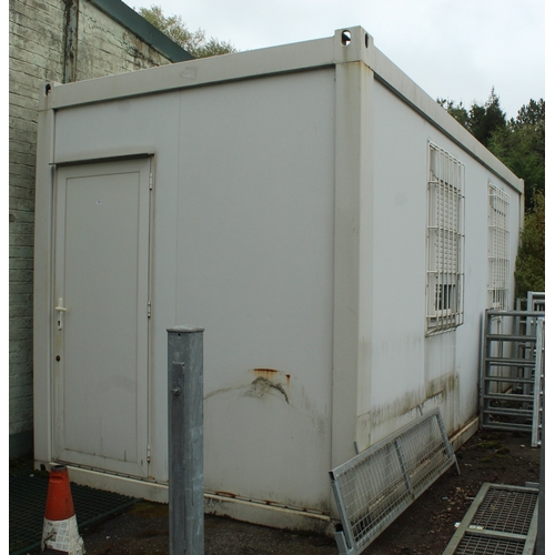 100 - A PORTABLE 20FT x 8FT OFFICE UNIT WITH TOILET FACILITIES TO ONE END AND WITH SOME OF THE OFFICE FURN... 