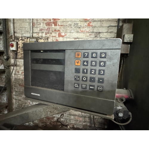 113 - A  3 PHASE BRIDGEPORT SERIES I MILLING MACHINE WORKING BUT THE CUTTING EDGE HAS SOME PLAY IN IT
