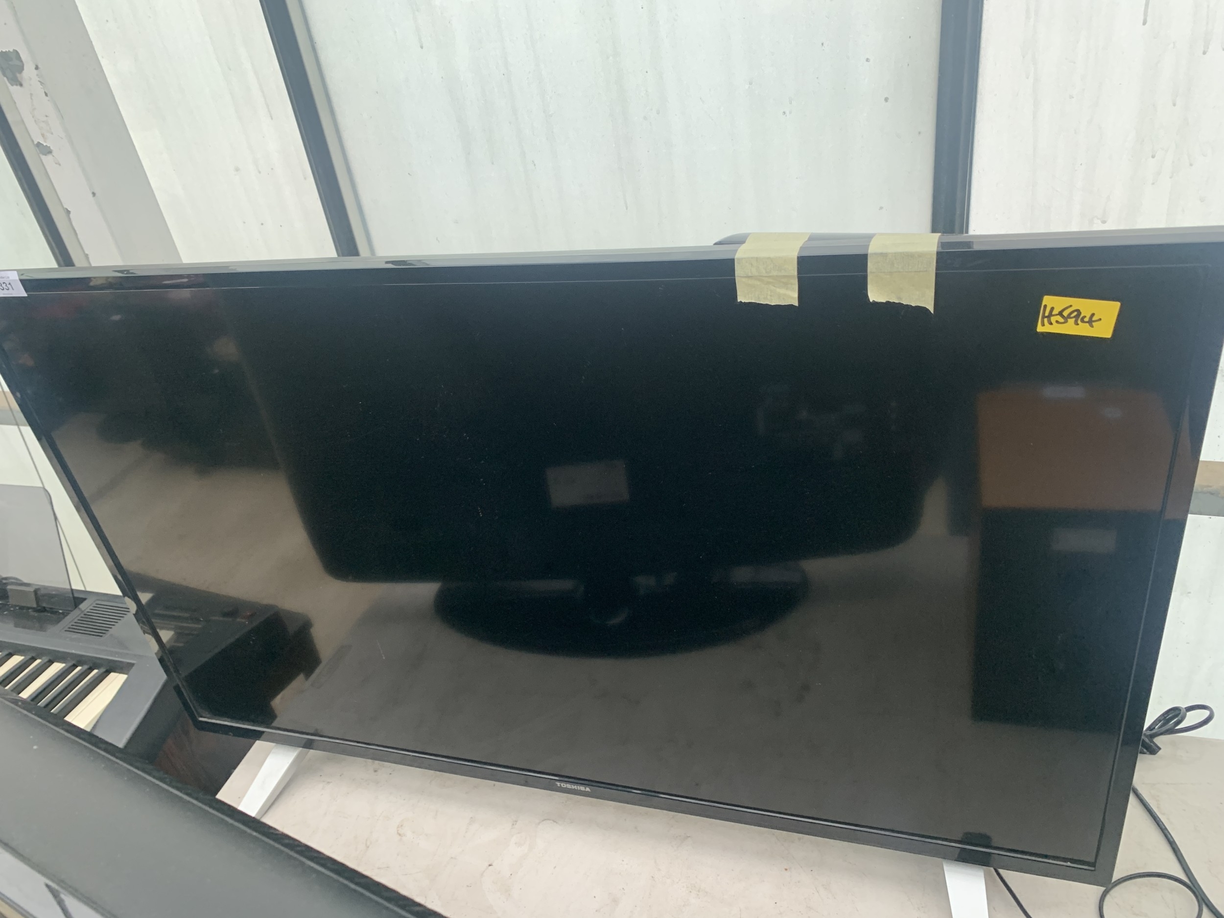 A TOSHIBA 40