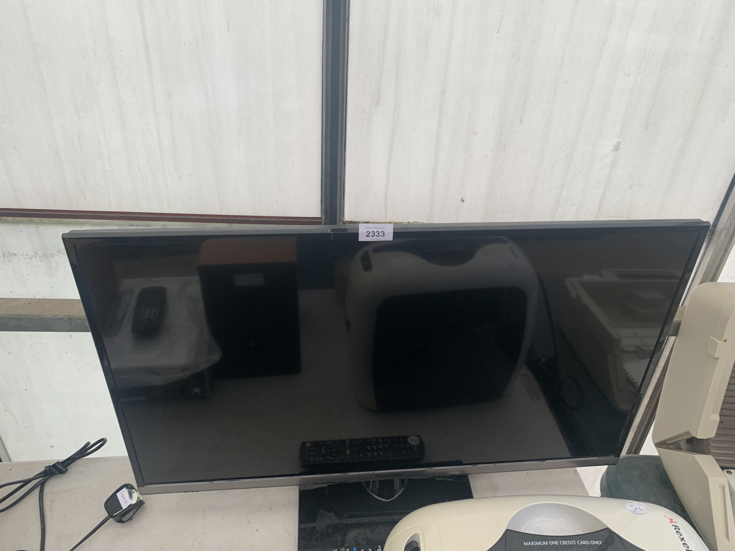 A PANASONIC 32