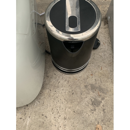 A MORPHY RICHARDS BREAD MAKER AND A KETTLE