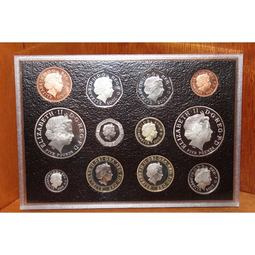 1 - A ROYAL MINT 2005 EXECUTIVE PROOF COLLECTION TWELVE COIN SET, comprising £5 (2), £2 (2), £1, 50p (2)... 