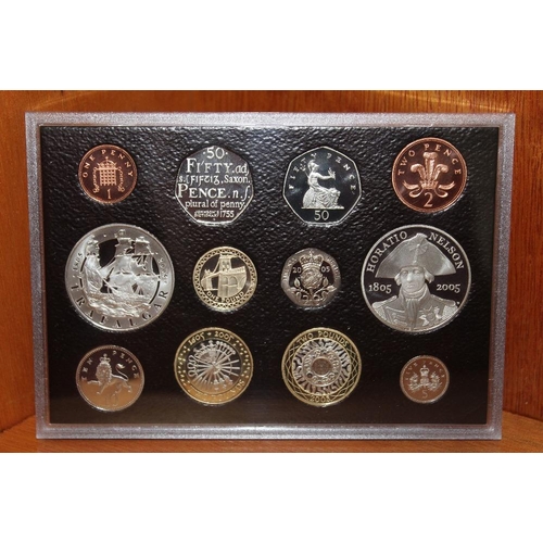 1 - A ROYAL MINT 2005 EXECUTIVE PROOF COLLECTION TWELVE COIN SET, comprising £5 (2), £2 (2), £1, 50p (2)... 