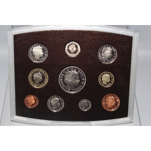 45 - A ROYAL MINT 2000 EXECUTIVE PROOF COIN COLLECTION TEN COIN SET, comprising of the full British decim... 