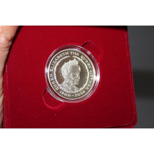 47 - A ROYAL MINT 'HER MAJESTY THE QUEEN ELIZABETH THE QUEEN MOTHER' SILVER PROOF MEMORIAL CROWN, with CO... 