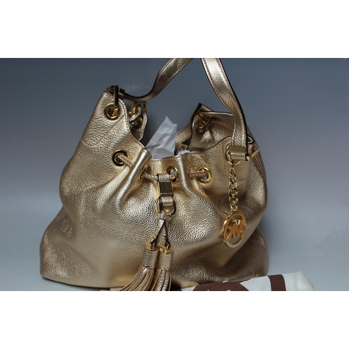 Michael kors camden discount large drawstring satchel