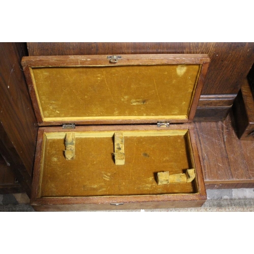 138 - A VINTAGE WOODEN PISTOL CASE