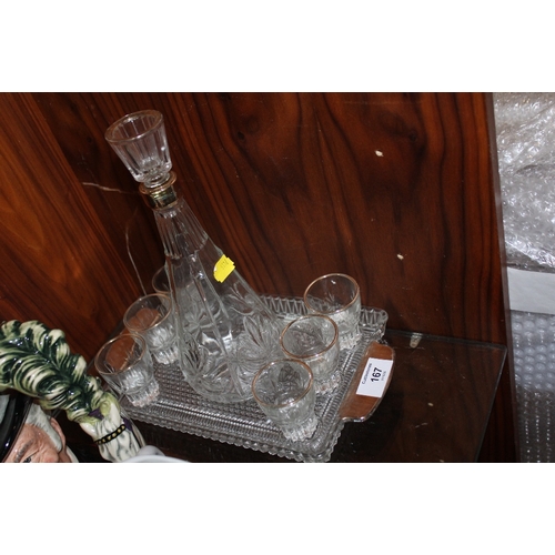 167 - A VINTAGE / RETRO DECANTER AND SHOT GLASS SET