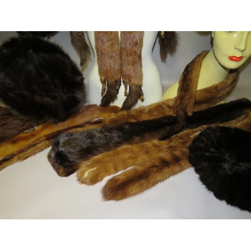 73 - A COLLECTION OF VINTAGE MINK FUR ACCESSORIES COMPRISING HATS, STOLES AND COLLARS ETC (13)