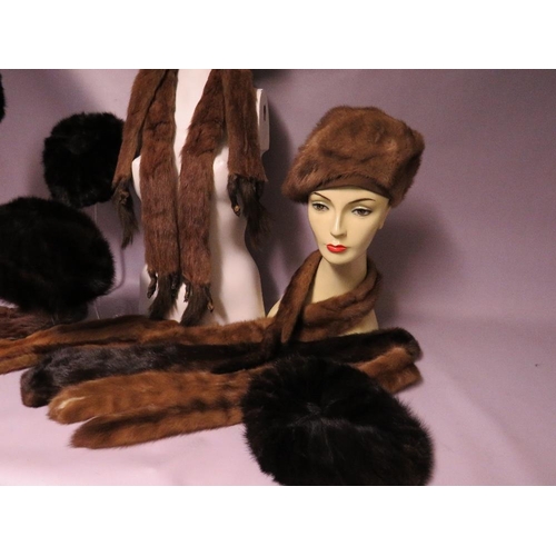73 - A COLLECTION OF VINTAGE MINK FUR ACCESSORIES COMPRISING HATS, STOLES AND COLLARS ETC (13)