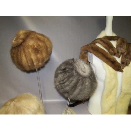 74 - A COLLECTION OF VINTAGE MINK  AND ERMINE FUR ACCESSORIES COMPRISING HATS AND STOLES ETC TO INC SILVE... 